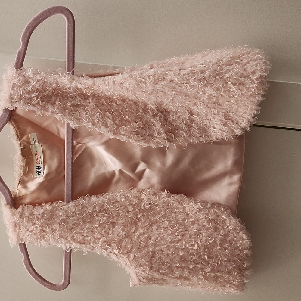 H&M fluffy pink vest
